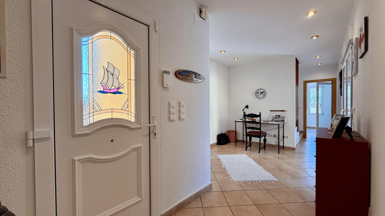 Sehr aussergewöhnliche Luxus Villa auf großem Grundstück in Els Poblets