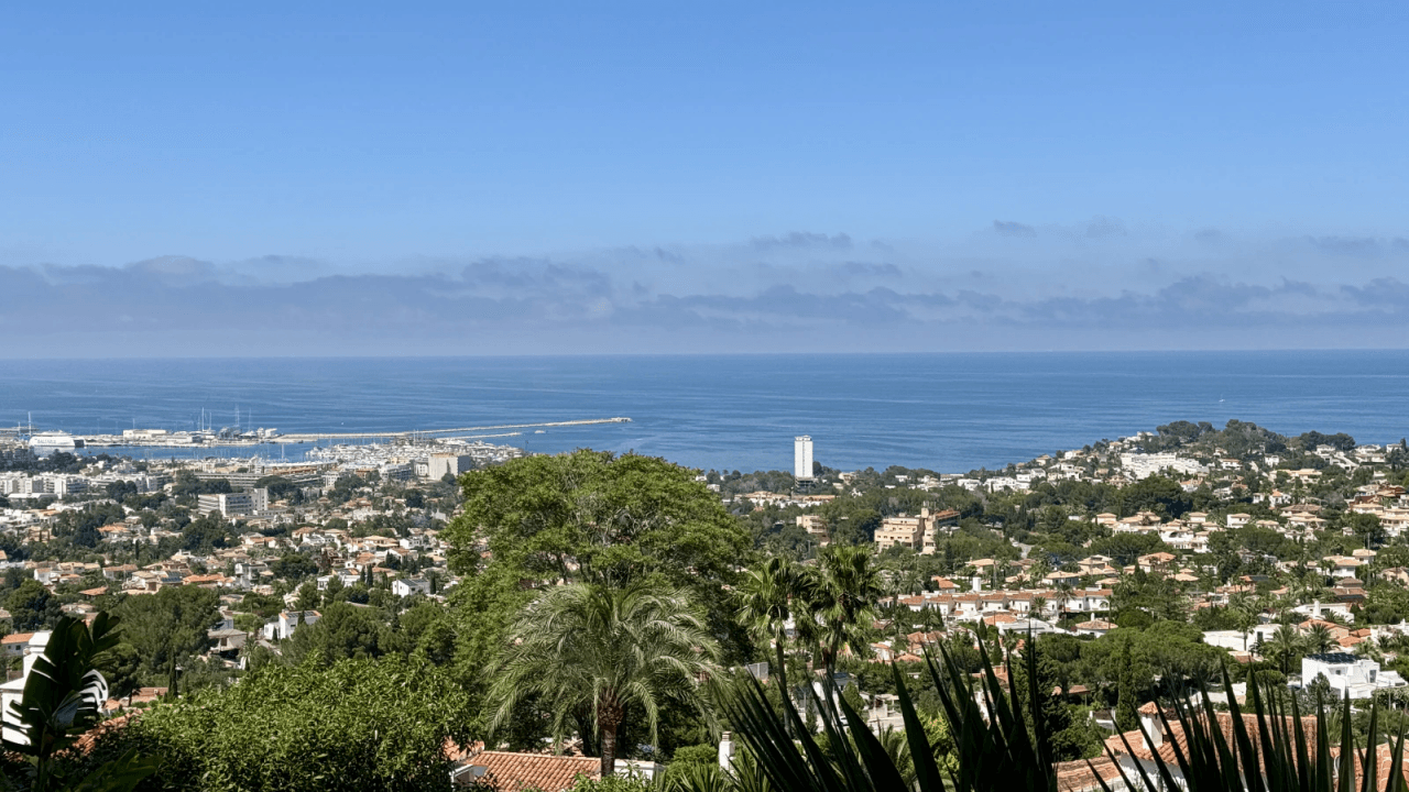 Exklusive Meerblick-Villa mit Infinity-Pool und traumhaftem Außenbereich