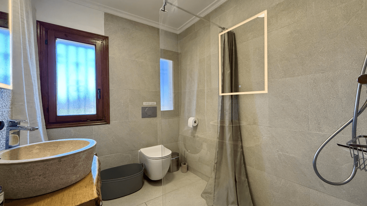 Exklusive Meerblick-Villa mit Infinity-Pool und traumhaftem Außenbereich