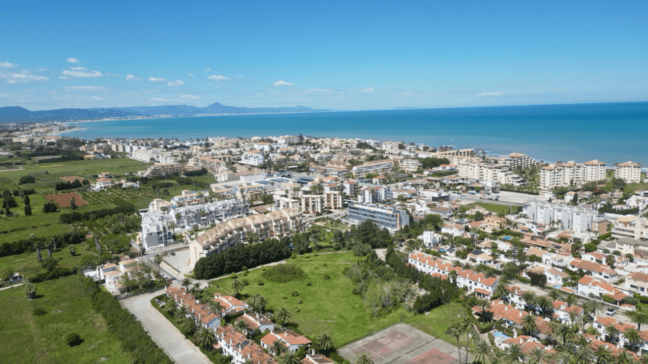 EXCLUSIV: Sehr gepflegtes Reihenhaus mit 3 Schlafzimmern in der beliebten Ferienanlage El Palmar mit großer Poollandschaft