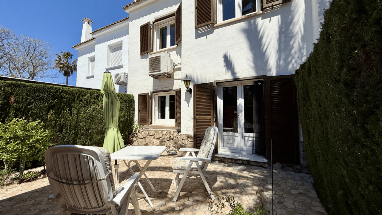 EXCLUSIV: Sehr gepflegtes Reihenhaus mit 3 Schlafzimmern in der beliebten Ferienanlage El Palmar mit großer Poollandschaft