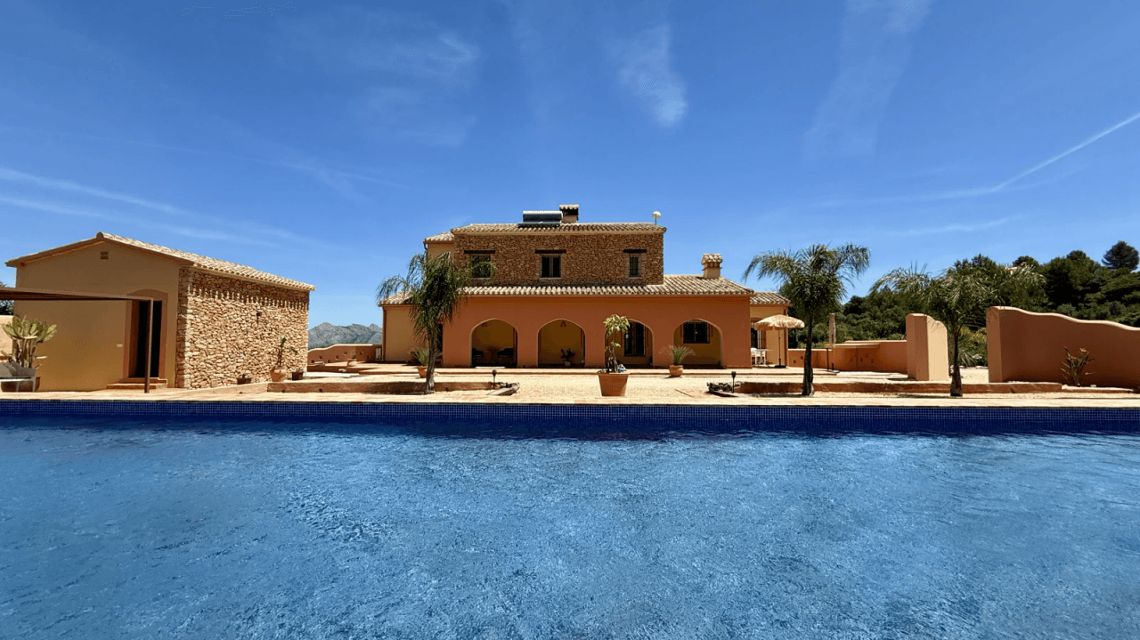 Eine Oase der Ruhe. Traumhaftes Fincaanwesen mit großem Grundstück und 100% Privatsphäre nahe Denia, Oliva, Javea.