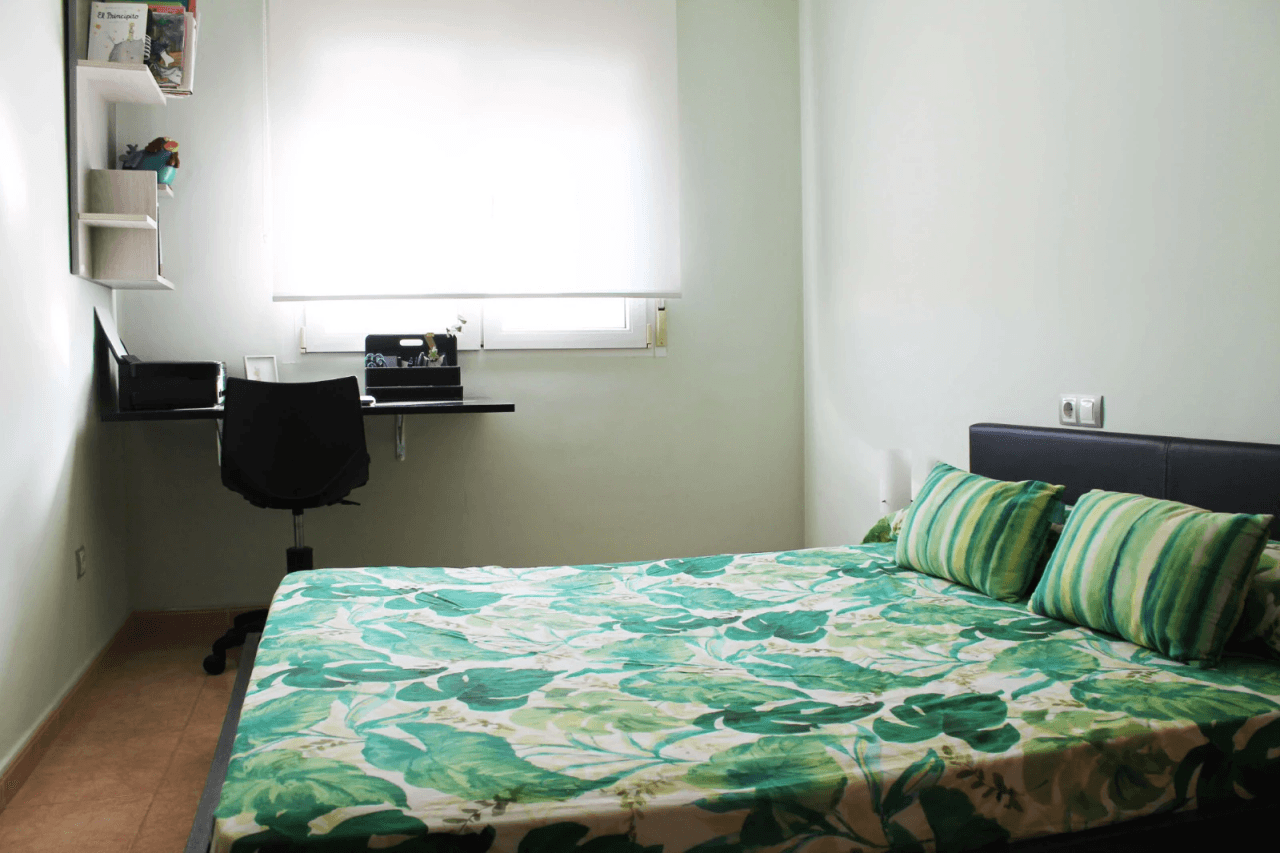 Wohnung in Vergel mit 3 Schlafzimmern, Parkplatz und Abstellraum.