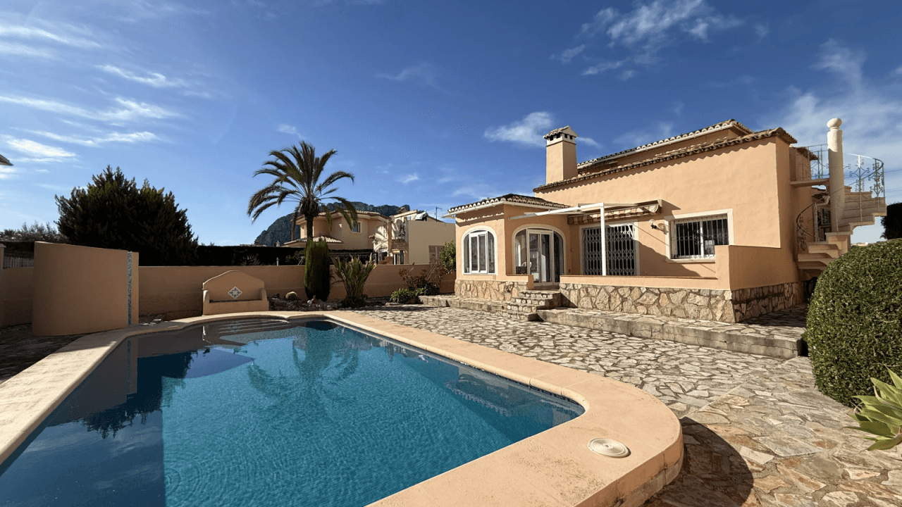 Sonnige 3 Schlafzimmer Villa in Els Poblets mit Pool