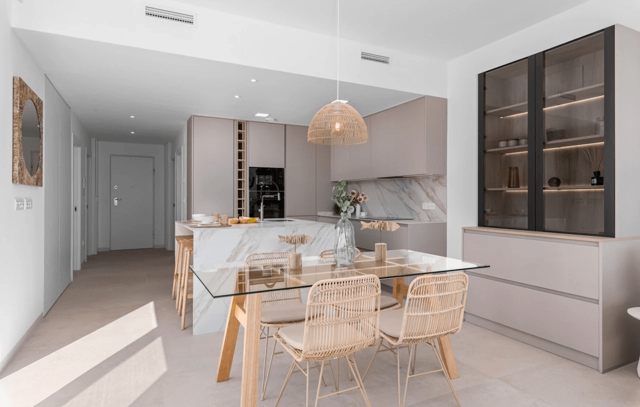 Villen mit 3 Schlafzimmern, 2 Bädern, optionaler Dachterrasse, Kfz-Stellplatz und Privatpool in der Golfanlage La Serena Golf