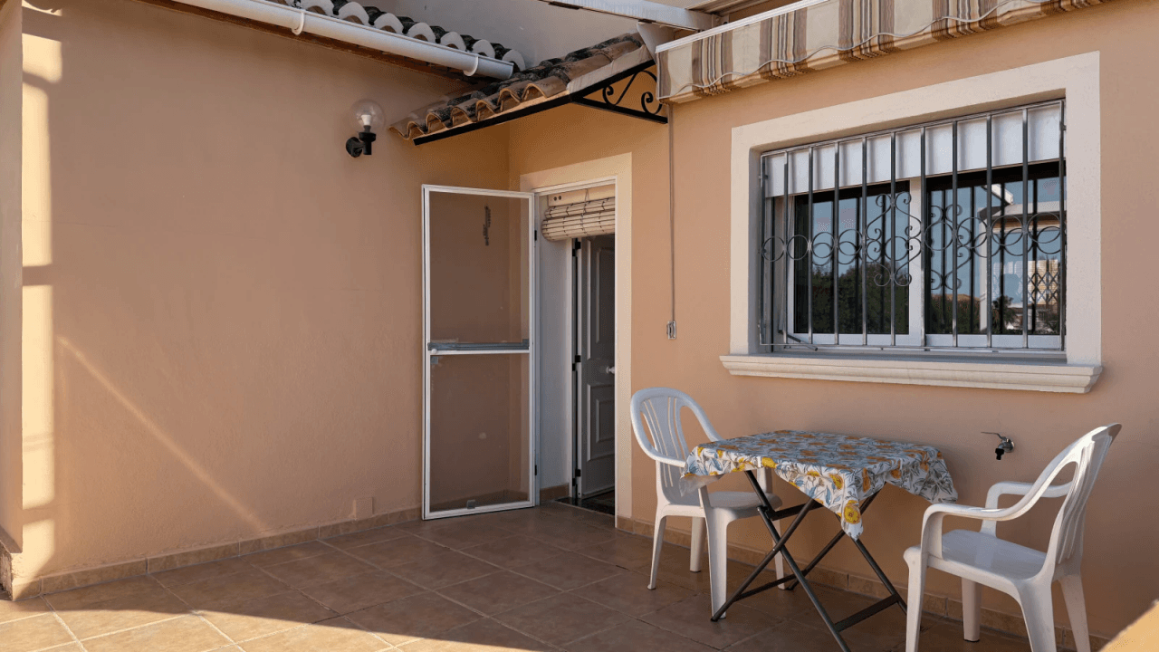 Sonnige 3 Schlafzimmer Villa in Els Poblets mit Pool