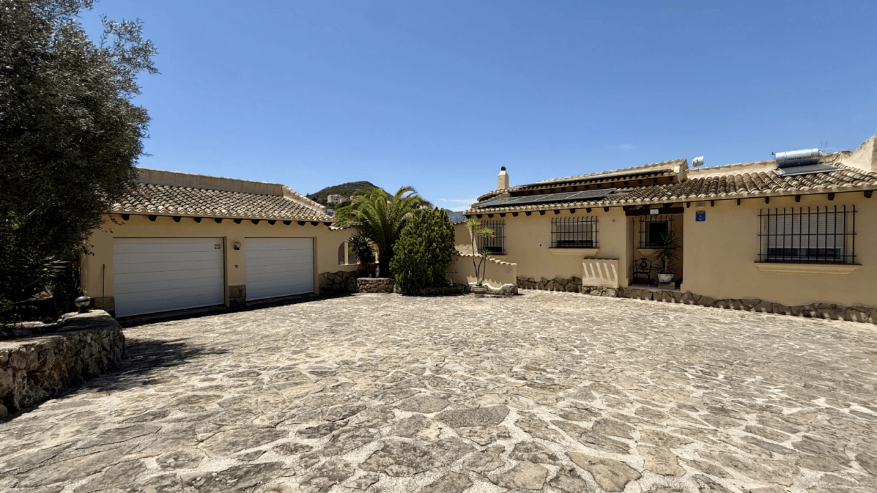 Exklusive Villa mit Pool und hochwertiger Ausstattung in Monte Pego
