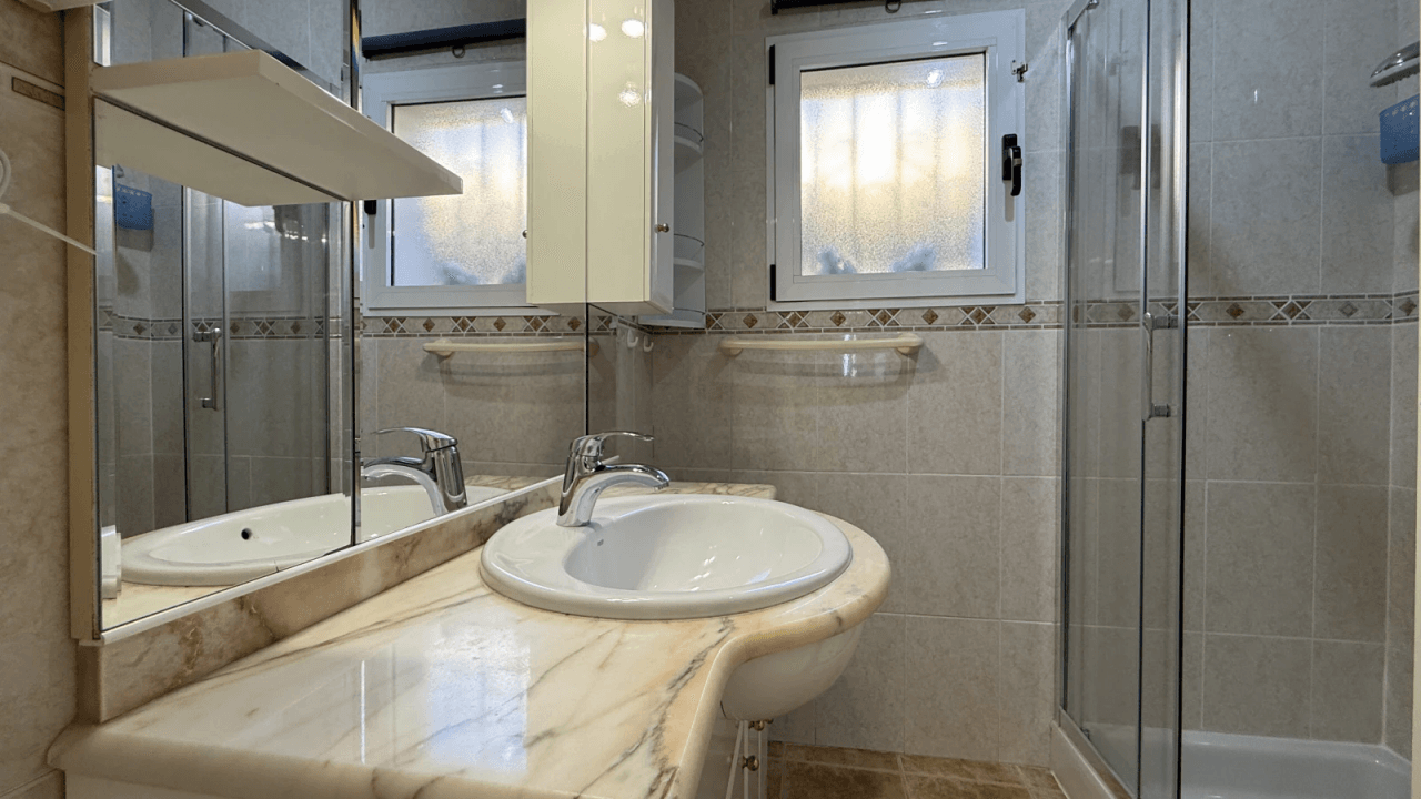 Sonnige 3 Schlafzimmer Villa in Els Poblets mit Pool