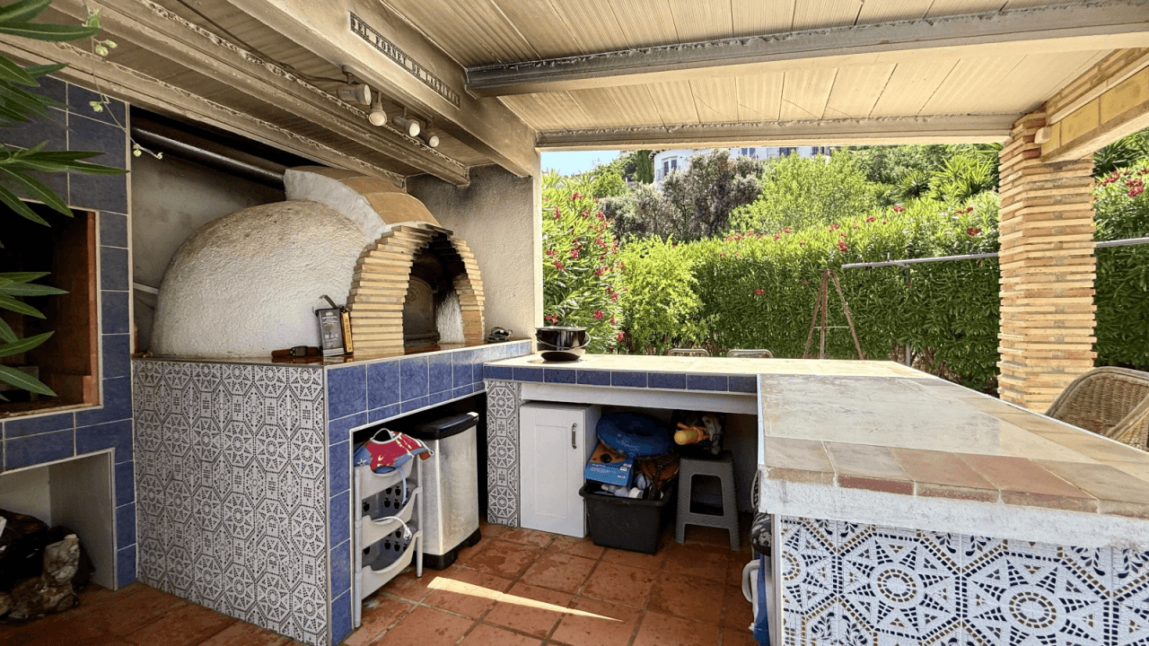Mediterranes Anwesen am Monte Pego mit Gäste-Casita, zwei privaten Pools und vielseitigem Potenzial