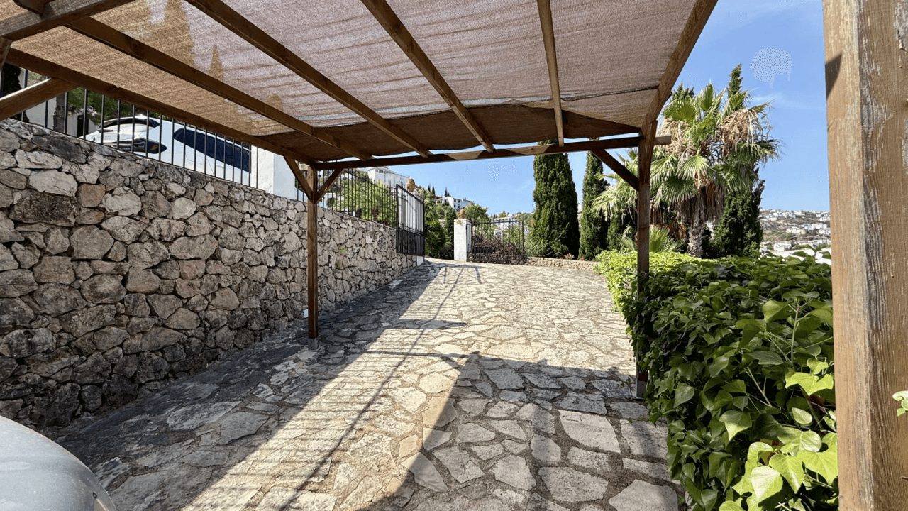 Mediterranes Anwesen am Monte Pego mit Gäste-Casita, zwei privaten Pools und vielseitigem Potenzial