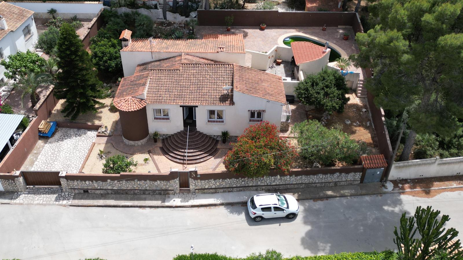Elégante villa de 3 chambres avec vue imprenable sur le Montgo à Denia.